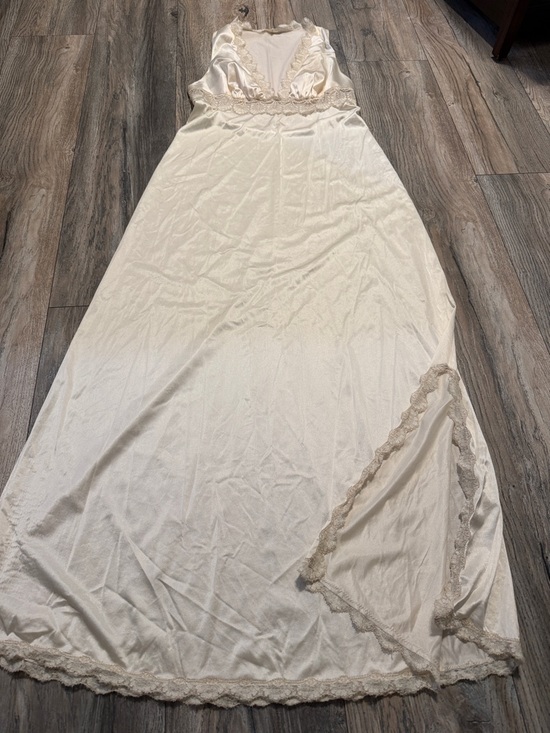 Vanity Fair Other - Vintage Vanity Fair Ivory  Slip Dress